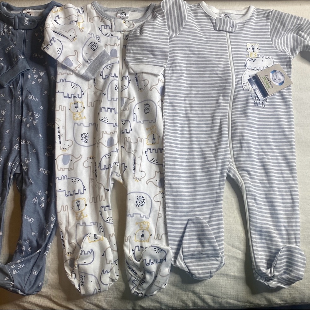 Gerber Baby Footies Set - Organic Cotton- White, Gray striped and prints. NWT